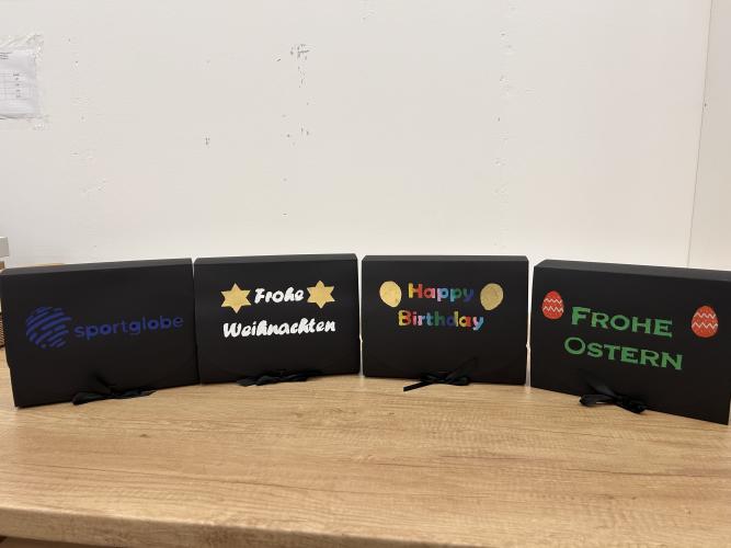 Preview: Geschenkverpackung für Trikots